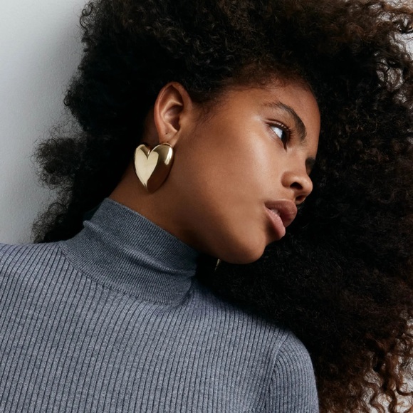 NWT Jennifer Fisher Puffy Heart Earrings Gold - Picture 4 of 8